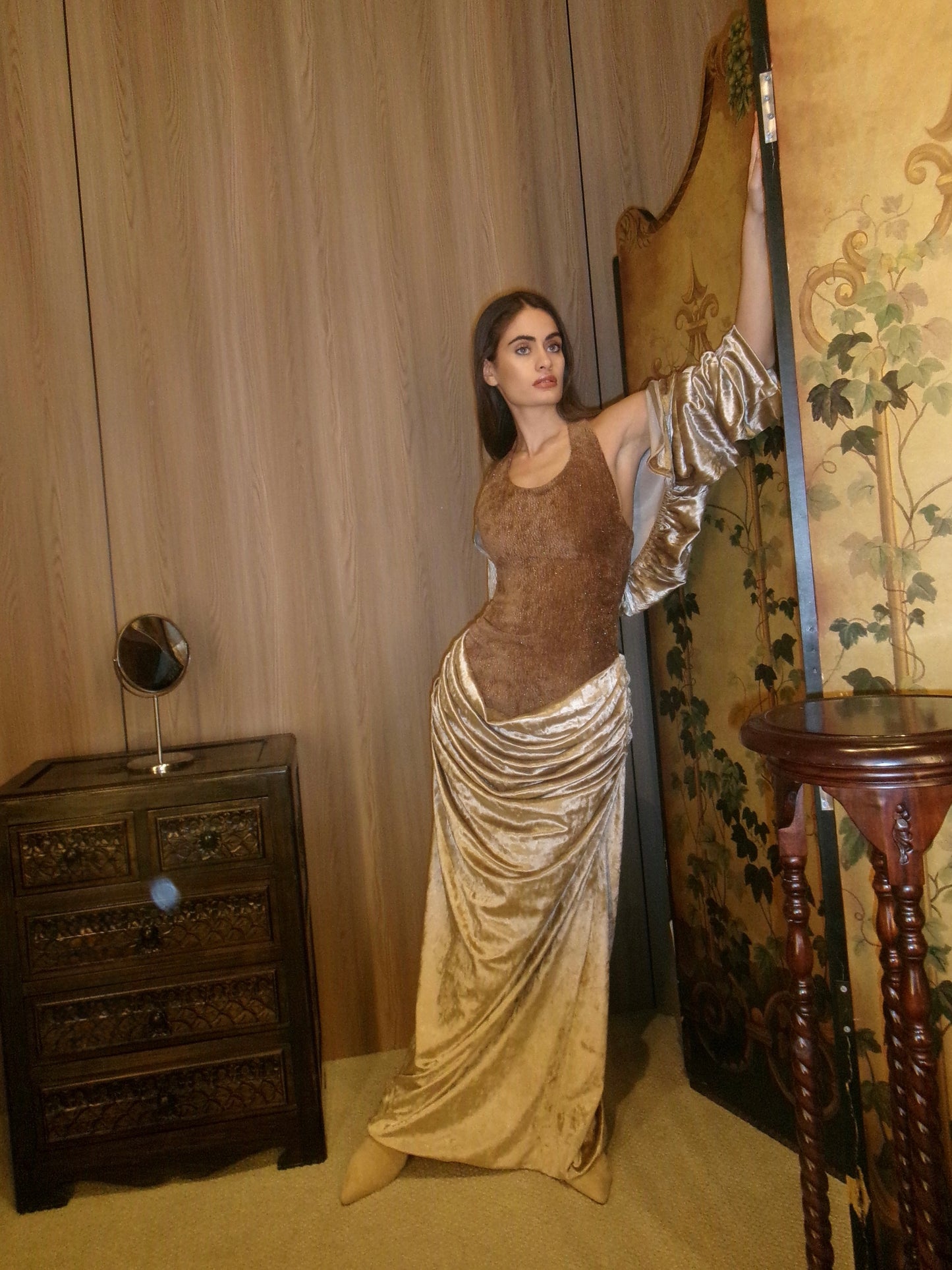 Serena in warm bronze