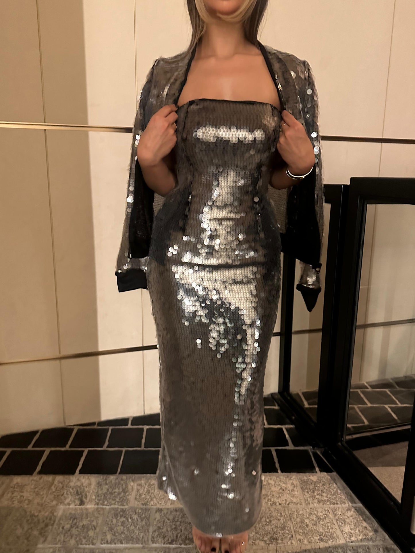 Black sparkly 2