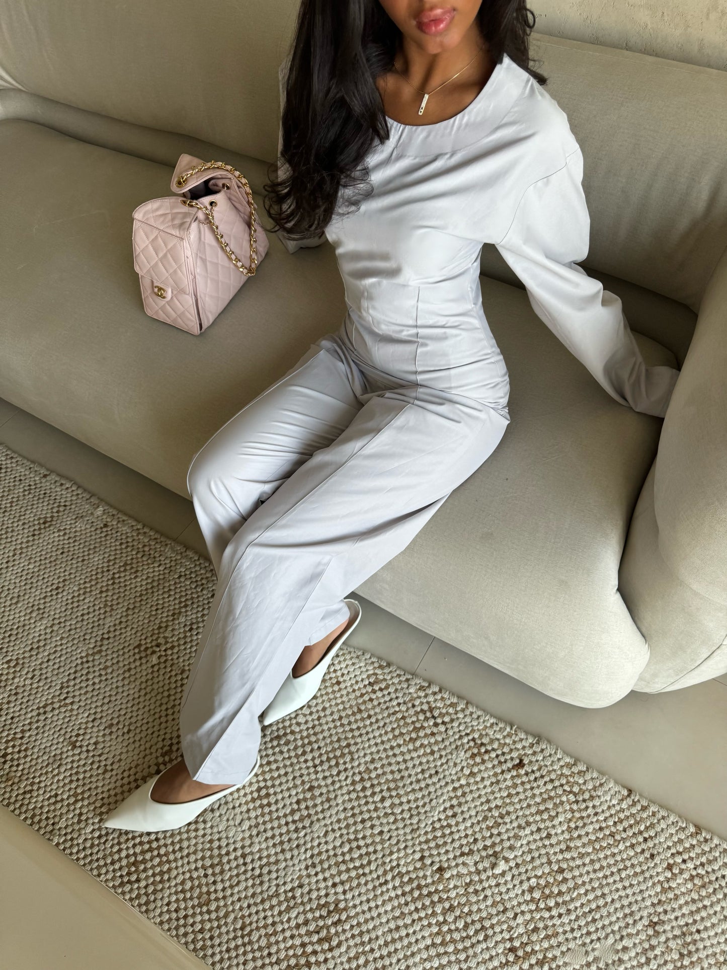 Elio set in light gray