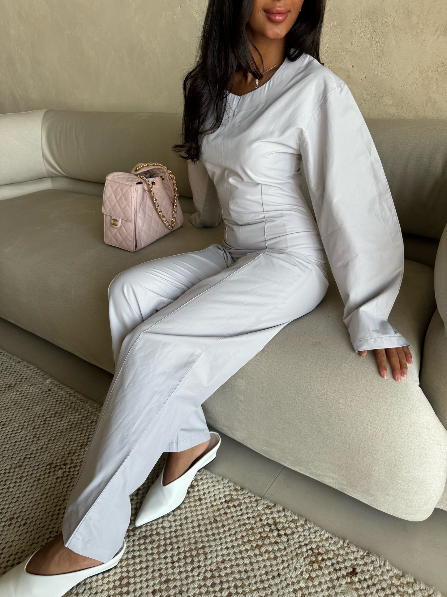 Elio set in light gray